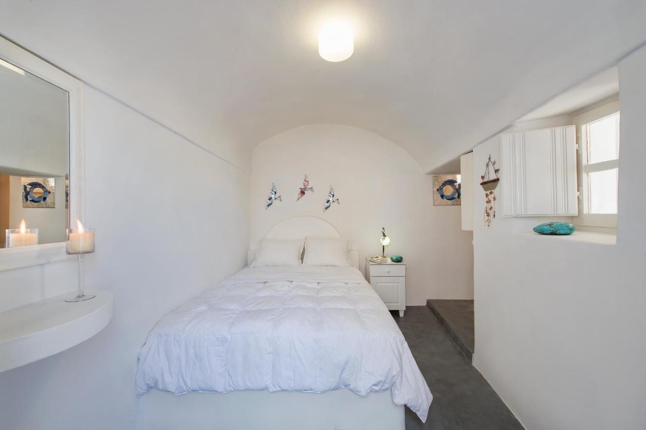 White Cave Private Villa Pyrgos Kallistis Exterior photo